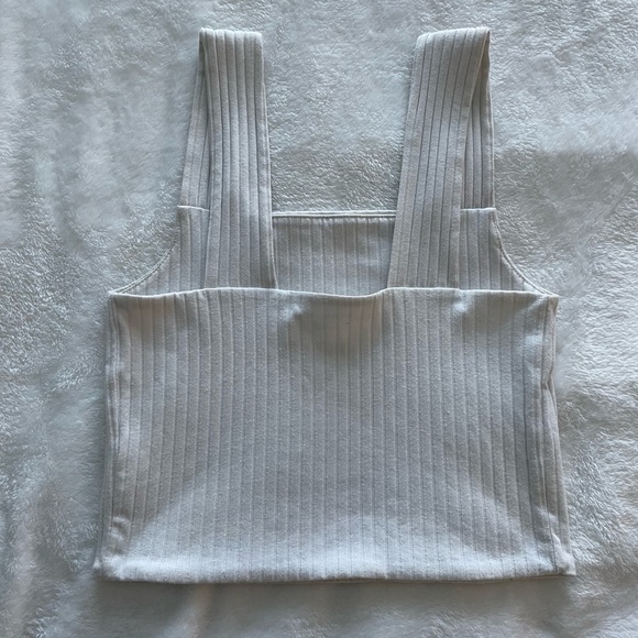 American Eagle White Tank Top - Picture 2 of 3